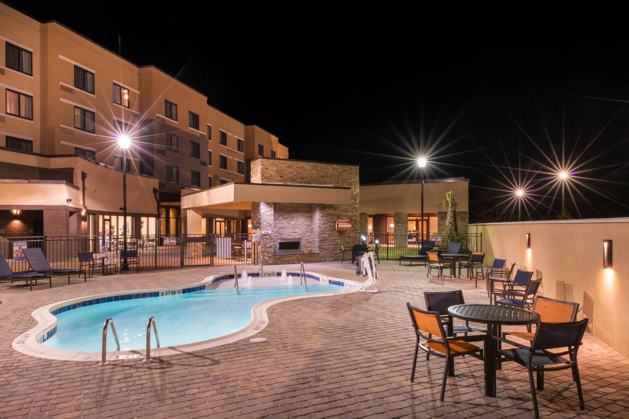 Courtyard By Marriott Джексонвилл Экстерьер фото