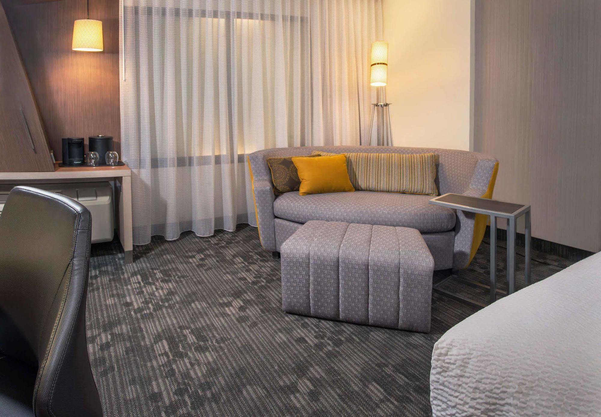 Courtyard By Marriott Джексонвилл Экстерьер фото